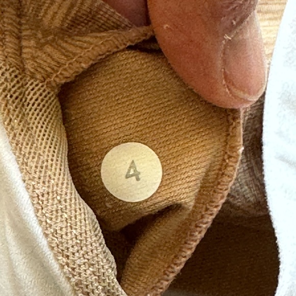 Lululemon White Push UR Limits Tank Top - Size 4 - Picture 4 of 4